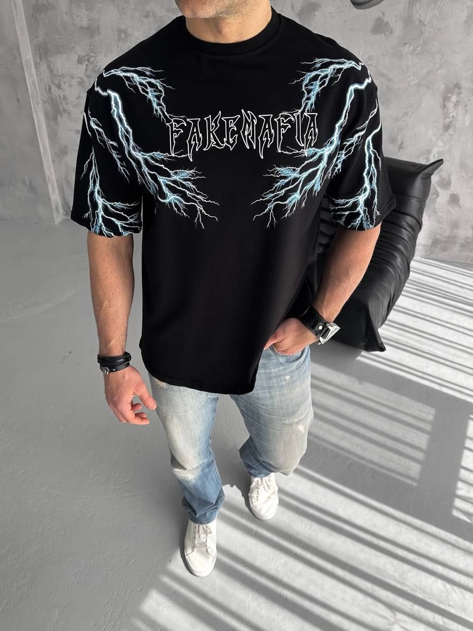 ERKEK Bisiklet Yaka Yıldırım Baskılı Kısa kol T-Shirt-Siyah